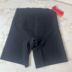 Commando Classic Control Mid-Thigh Short | Black | Size Large NWT